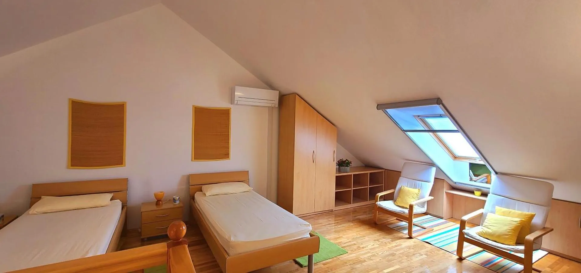 Spacious And Homely Duplex Apartment, 2 Living Rooms And 2 Bedrooms - Croeso Trogir 0*,  Kroatien